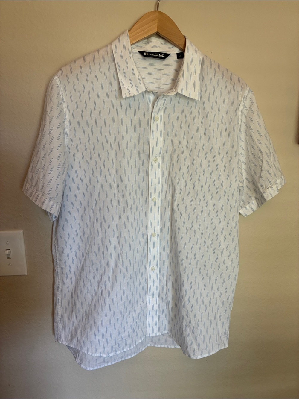 TravisMathew Clockwise Short Sleeve Button Up Shirt Blue White Geo Pattern L